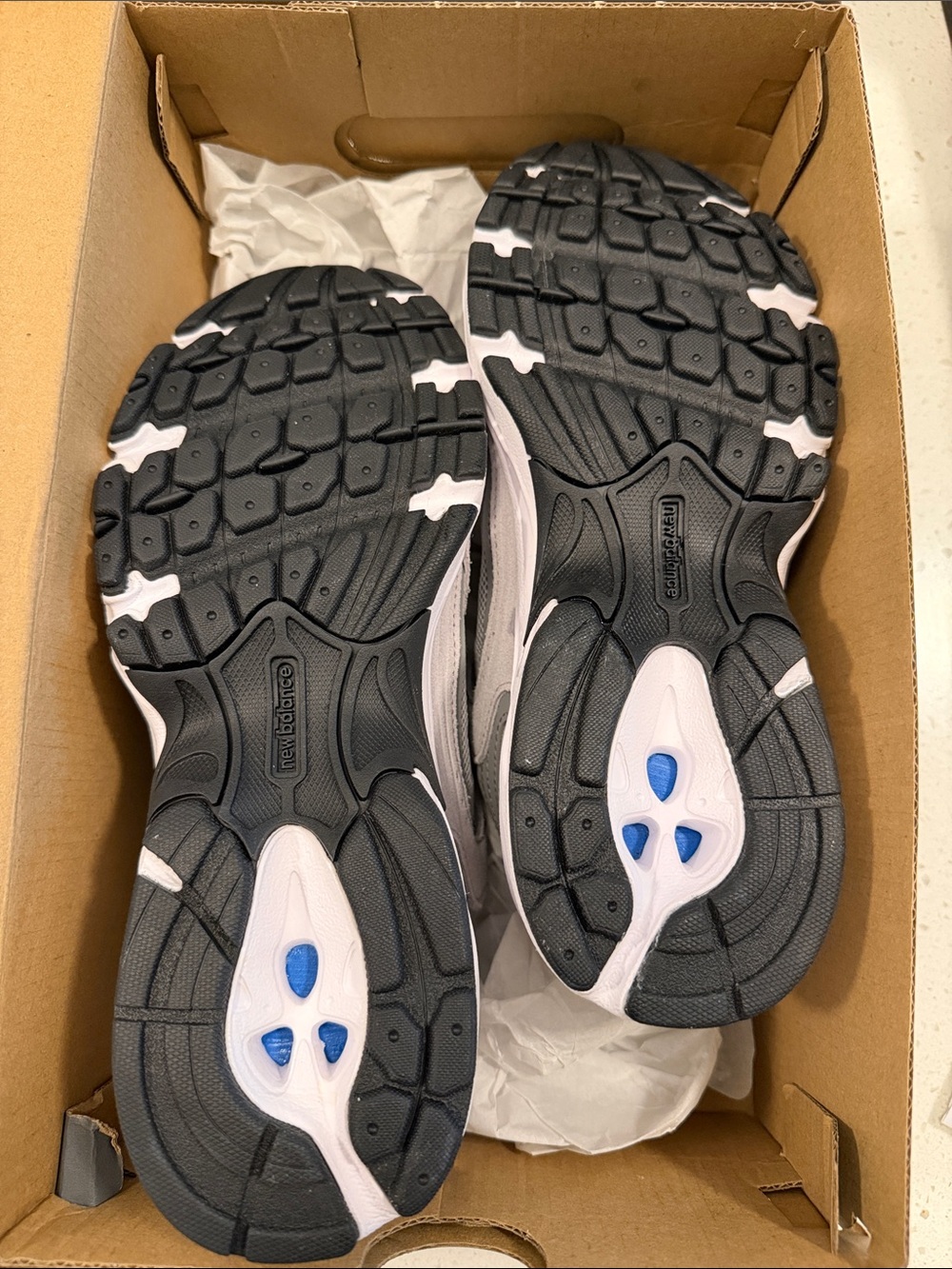 New Balance 530 Light Gray Athletic Running Shoes - Picture 3 of 4